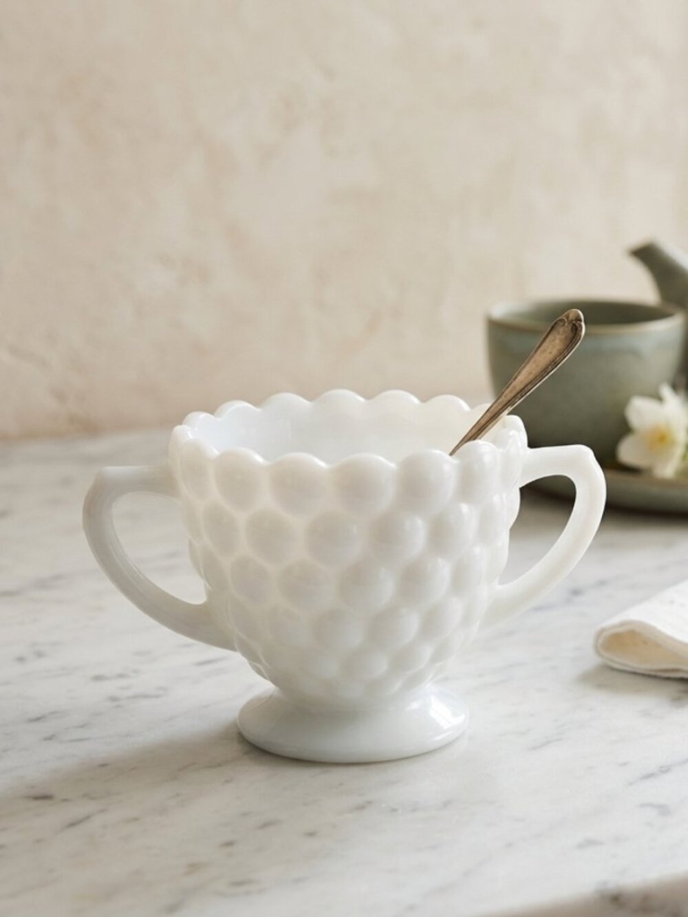 VINTAGE ANCHOR HOCKING MILK GLASS *BUBBLE* OPEN SUGAR BOWL ONLY 3-1/2" Tall